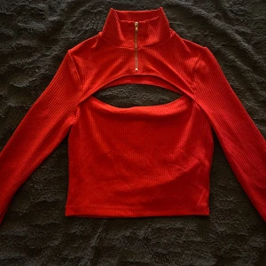 tröja - röd tröja i nytt skick strl s