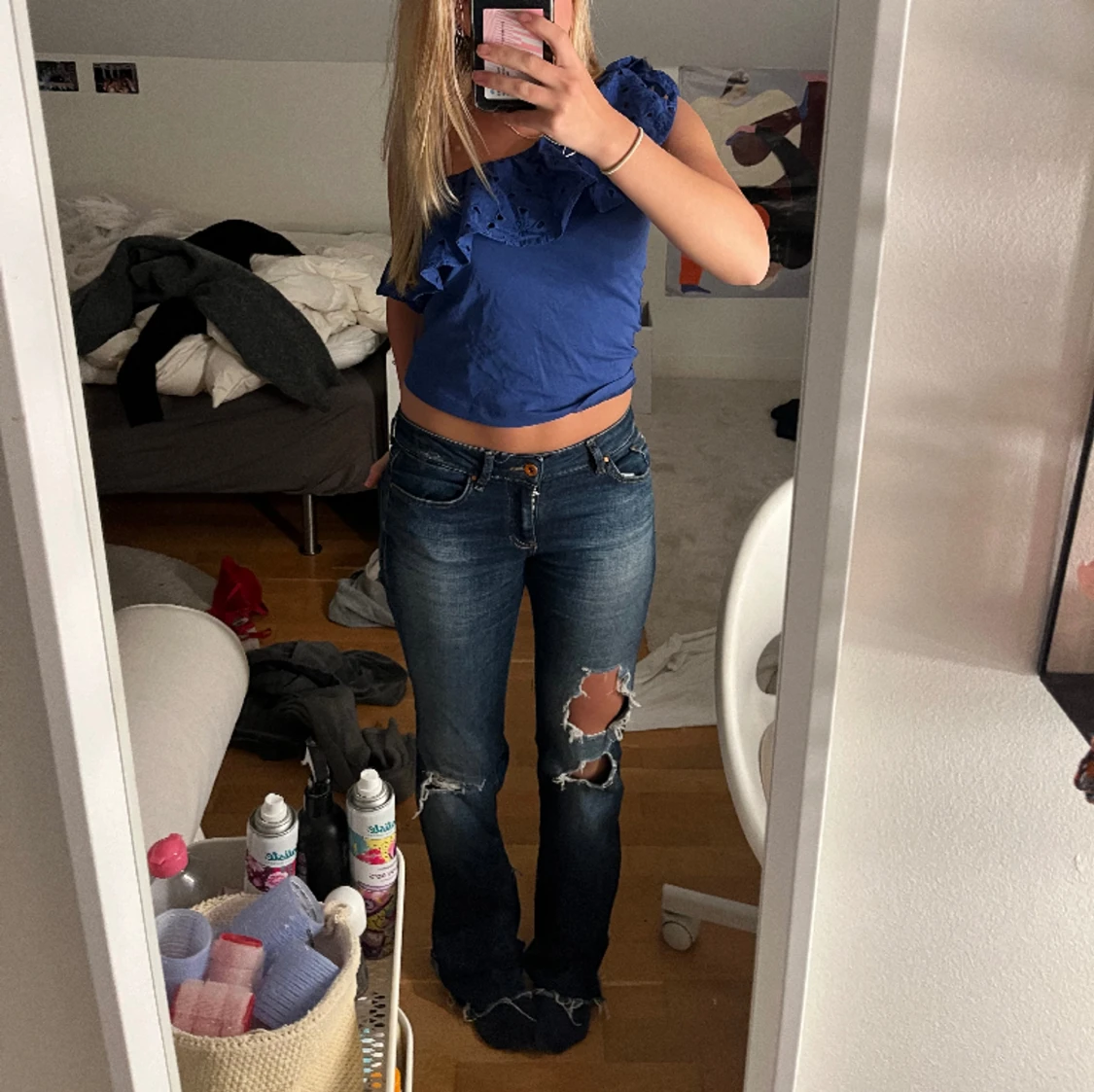 Lågmidjade Bootcut med hål i!