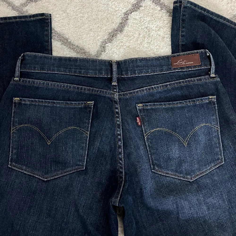 Low waist, bootcut jeans från Levis 🙌🏻. Jeans & Byxor.
