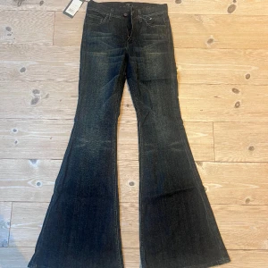 Jeans 7 for all mankind  - Helt oanvända jeans från 7 for all mankind storlek 24/34. Kan tyvärr inte visa bild på då dom är för små. 