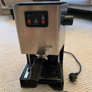 Espressomaskin från Gaggia, använd men bra skick.  Årsmodell 2006, nypris 5000kr