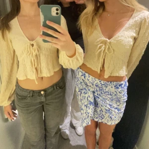  Tröja från Gina Tricot - Säljer denna tröja för att den inte kommer till användning längre.  Storlek M men skulle säga att den passar S-L. Knappt använd så bra skick☺️ 