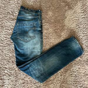 Dondup jeans | grymt skick | storlek 31, men passar 30-31 | nypris: ~3000kr