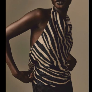 Zebramönstrad topp - Halterneck topp med zebramönster! Slutsåld på hemsidan