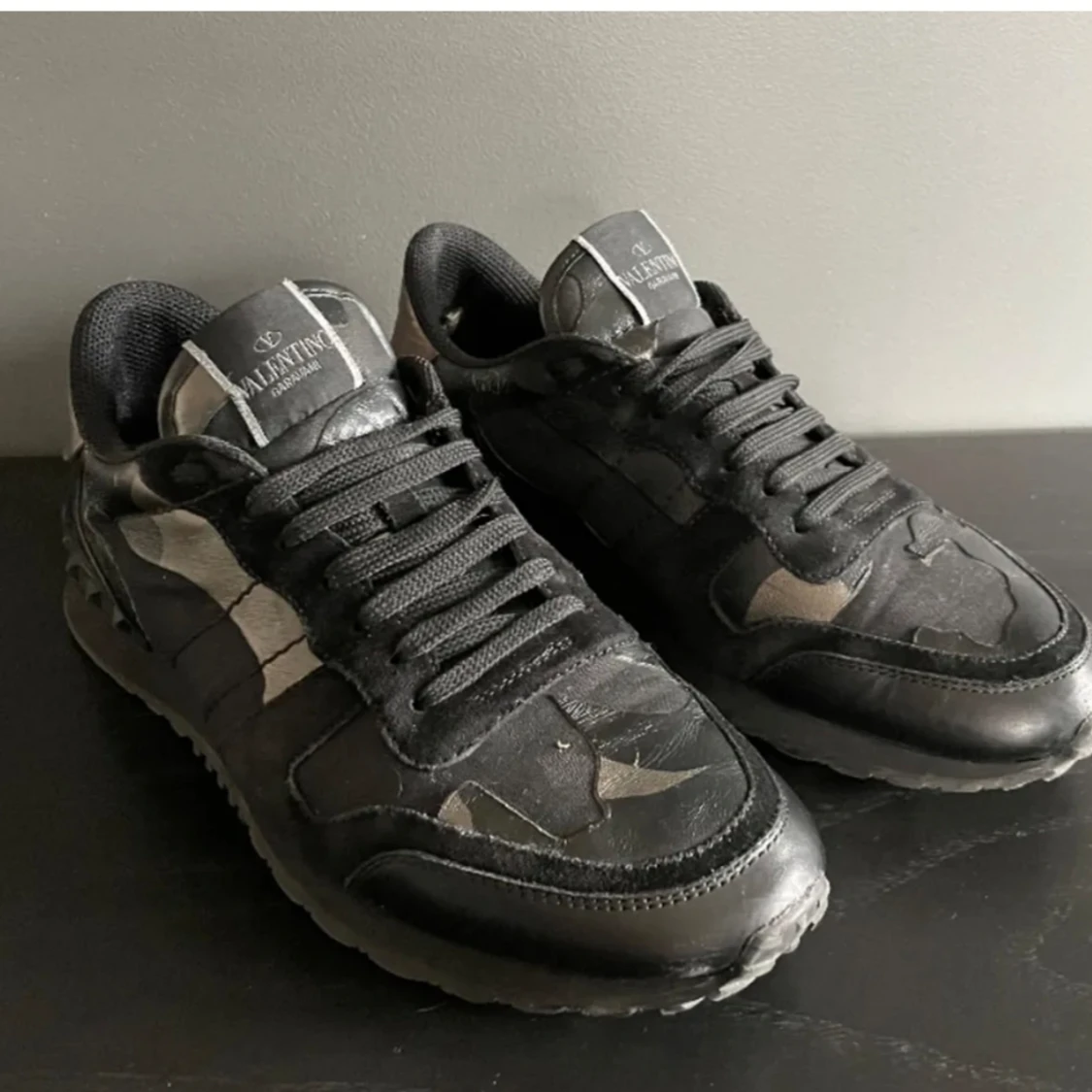 Valentinos rock runner 