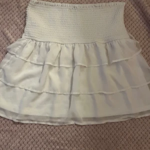 Kjol/topp - Vit topp/kjol 🤍🤍