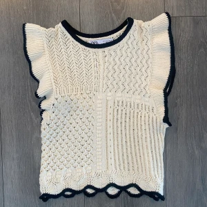 Stickad topp - Från zara i nyskick, strl s