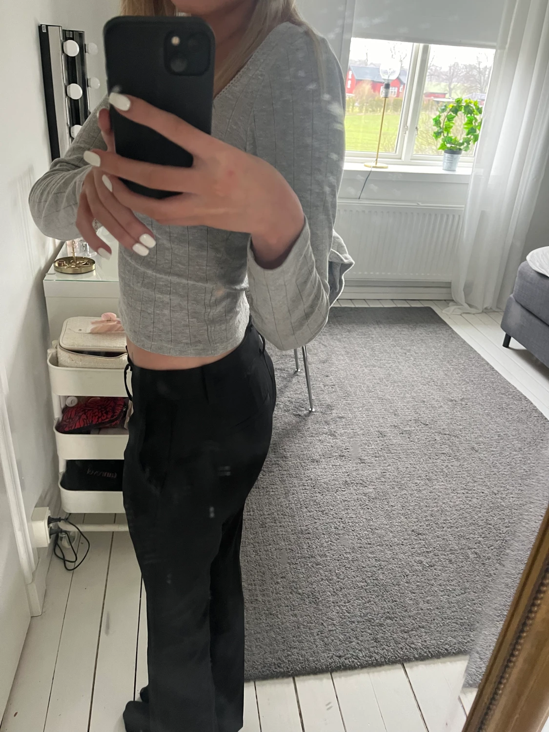 Bikbok vera lådmidjade kostymbyxor  - 90