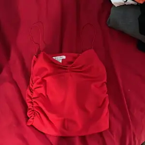 rött linne, använt en gång :)