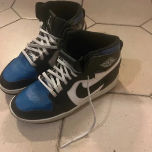 Skor - Skor i fint skick! Storlek 36, men mer som 37/38/38,5