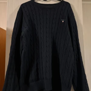 Gant Tröja - Skicket är bra inga fel på tröjan. Det är en M men passar nog S. Hör av er vid några frågor. Pris kan diskuteras!.