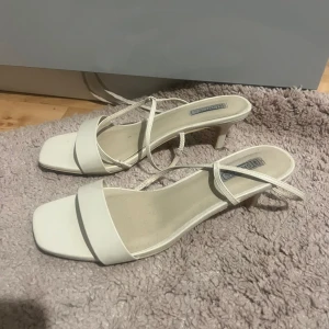 Perfekta sommarskorna - Använd inte gång! Super fina bekväma gå i