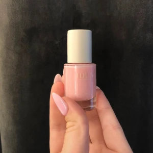 Nagellack  - Idun nagellack i färgen sheer 🩷 helt ny!!