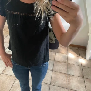 Svart blus - Jättefin top i svart!