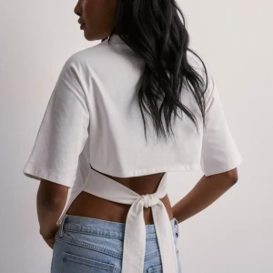 nelly tröja - slutsåld i flera storlekar på hemsidan, inte använd mer än 5 gånger! 💌