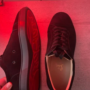 Christian Louboutin  - Säljer mina fina skor då dom är lite försmå men använde dom typ två gånger och då fick man blickar väldigt snygga skor som är enkla att matcha outfits till och nej jag har inget kvitto eller box 