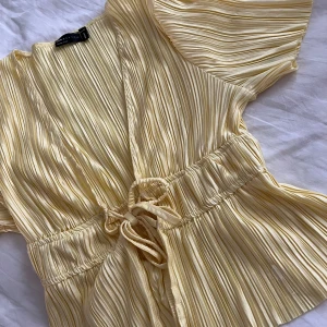 Topp - Topp från ASOS. Använd fåtal gånger 🤍 frakt tillkommer.