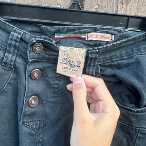 Please jeans - Please byxor, endast använda någon enstaka gång. Inköpta för cirka 800kr :) 