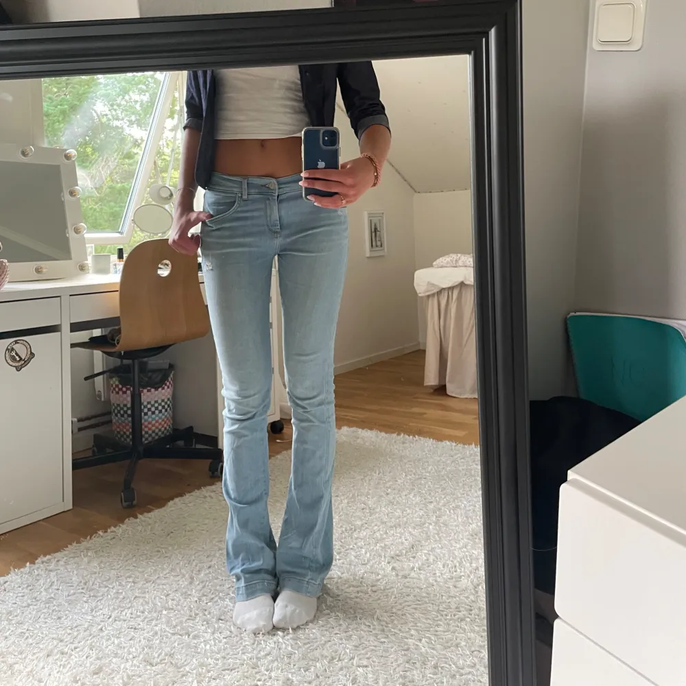 Sååå snygga ltb jeans! Inte alls så använda pga fel storlek. Storlek: 27/34. Jätte synd att de är lite fel i storlek för de är så fina! Nypris på dessa är kring 1000kr.. Jeans & Byxor.