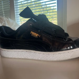 Puma skor - Puma basket. Använda men i fint skick strl 39