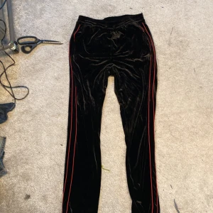 Mjukis byxor  - Ingen storlek står i men tros va medium