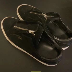 Arigato skor - Bra skick, inga defekter. Hör av er vid minsta lilla.