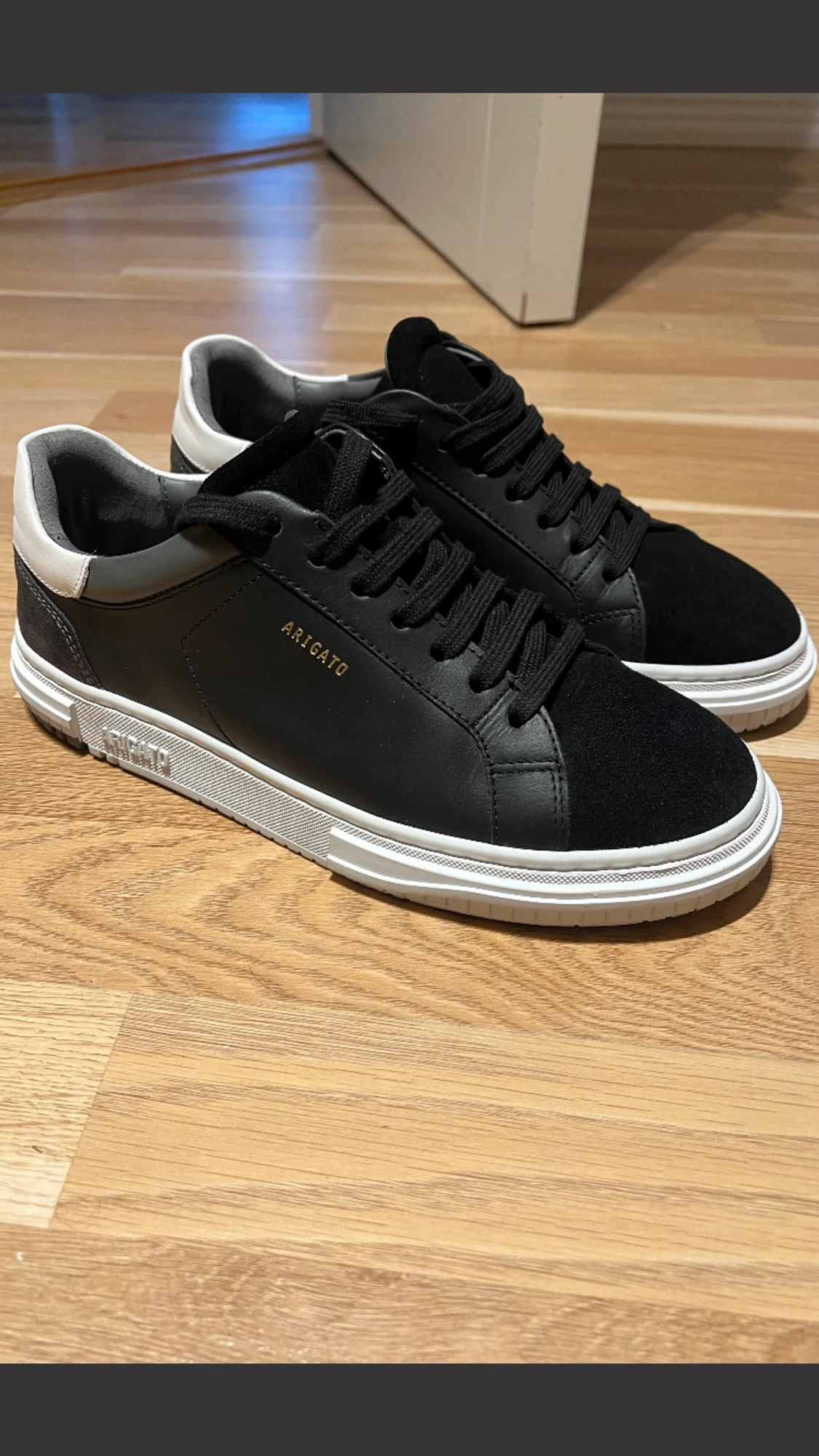 Axel arigato skor storlek 40