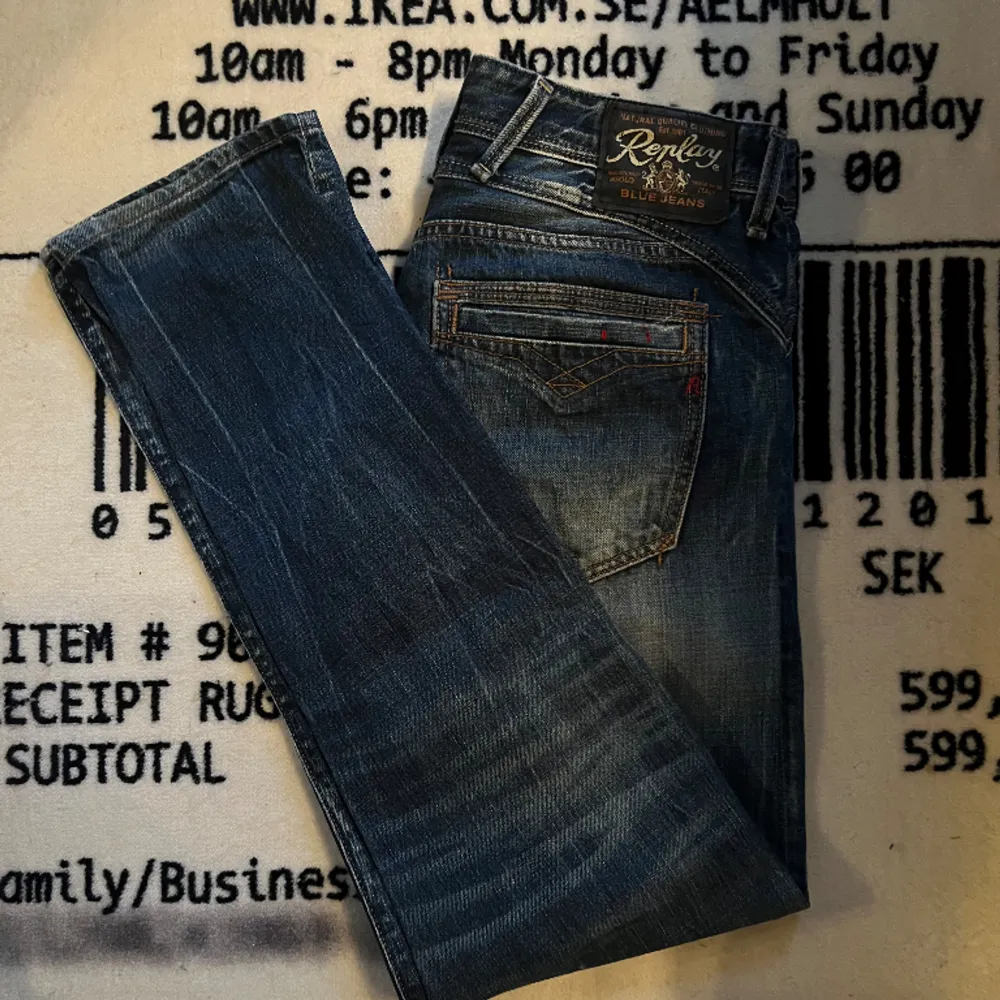 Säljer dessa Replay Jeans med snygg tvätt | Fint skick | Storlek 32/32 | Hör av dig vid funderingar . Jeans & Byxor.