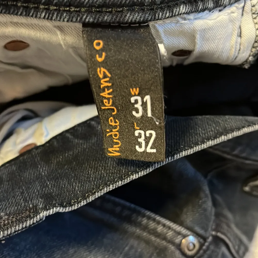 Skick 8/10, nypris 1500-1799, modell på jeans är thinn finn, hör av dig vid frågor eller vill se fler bilder. Jeans & Byxor.