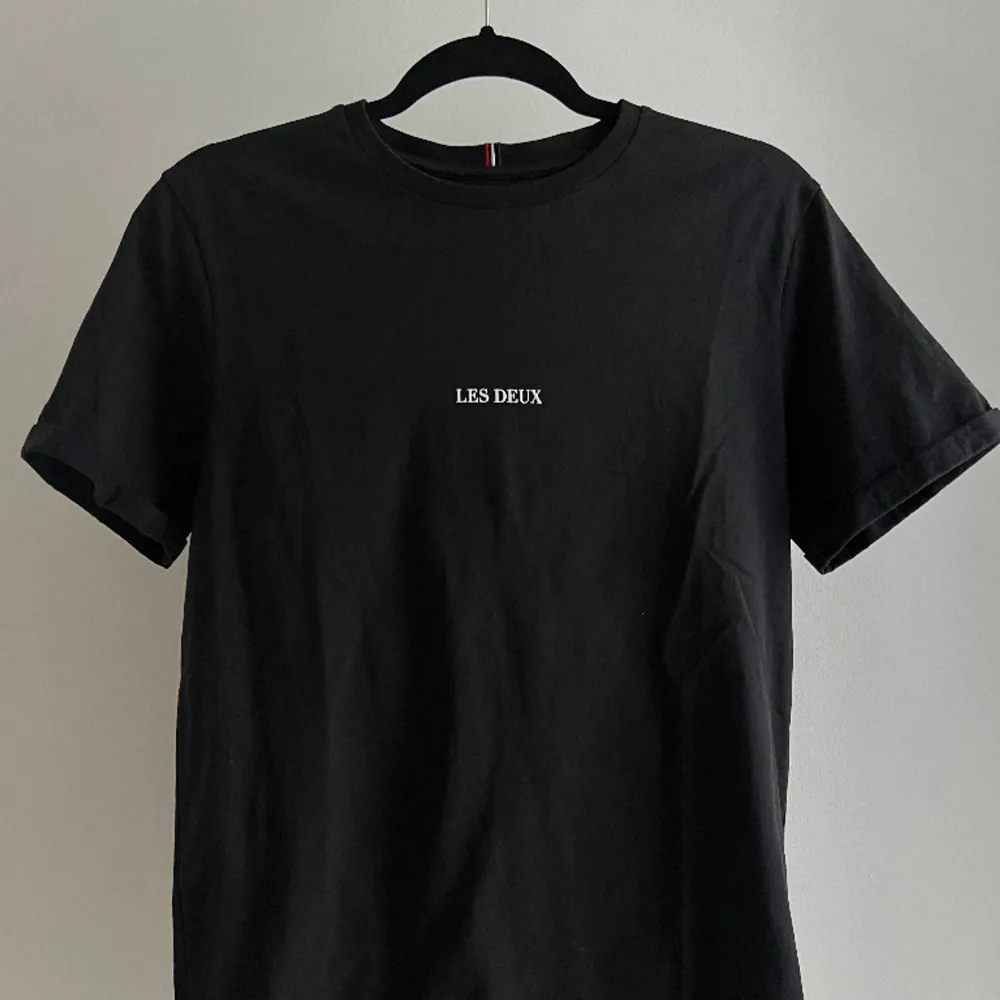 T-shirt från Les Deux, nypris 500kr och är aldrig använd. T-shirts.