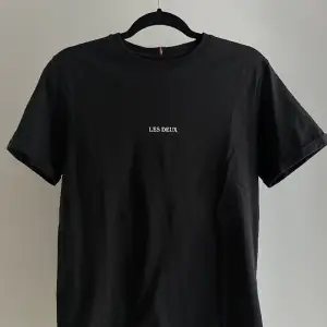 T-shirt från Les Deux, nypris 500kr och är aldrig använd