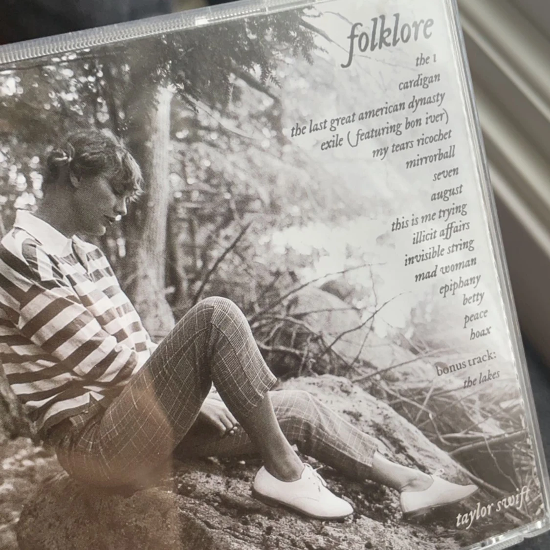 Folklore Meet me behind the mall version cd av taylor swift 🩶 - 90