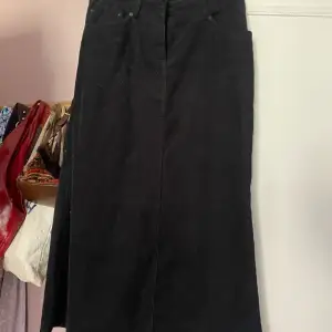 vintage h&m black long skirt 
