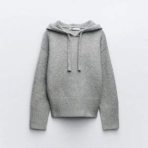 säljer denna snygga trendiga hoodie från zara då jag inte gillar hur den sitter på mig, endast använd 3 gånger🥰
