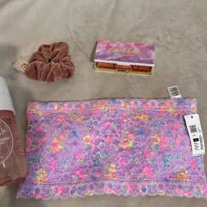 Helt ny topp - Helt ny topp från cubus med etikett på. Sizen för toppen är S. Köpt under sommaren från Cubus för 179 Kr och säljer den för 49 kr. 