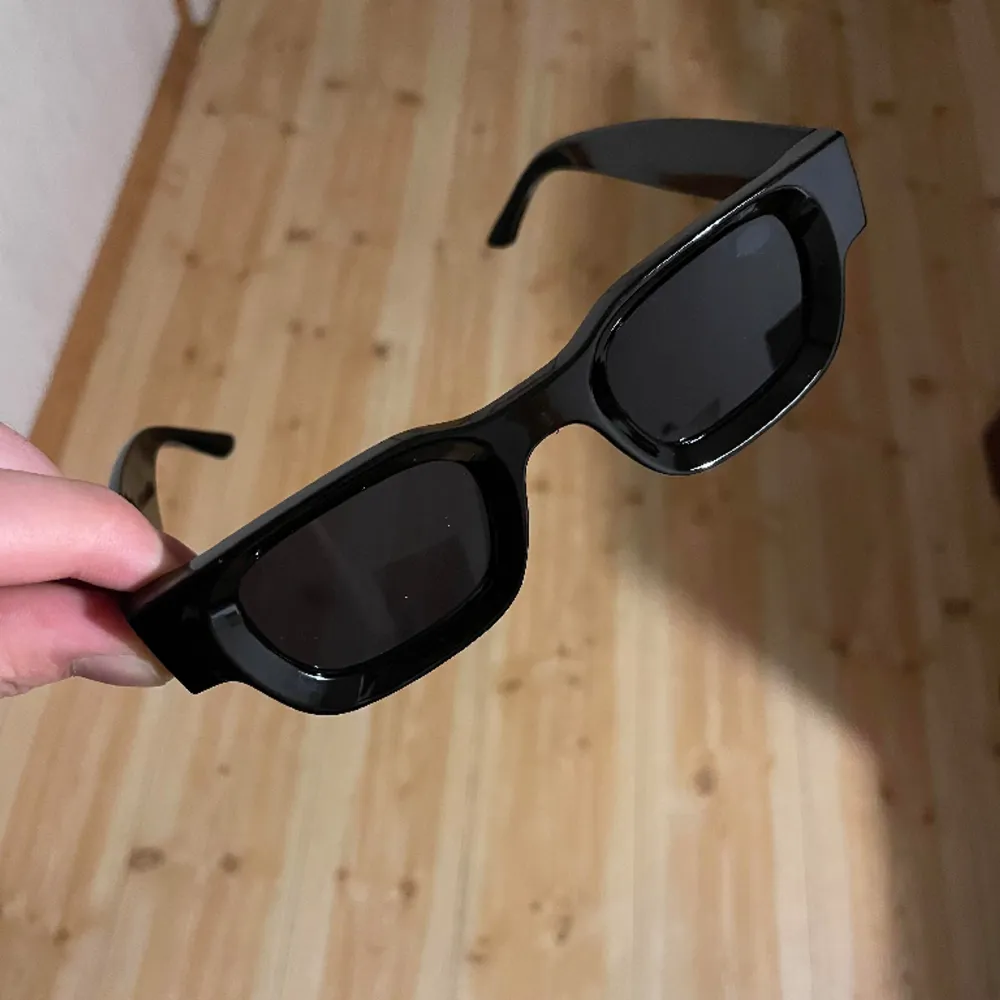 Helt ny Chimid-glasögon oanvända säljs på grund av att den är för små.  . Accessoarer.