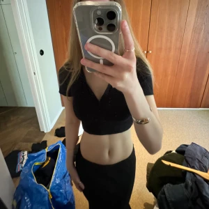 svart topp - cute zara topp, dunder skick. st s💋 säljer även likadan i vit, skriv för bilder