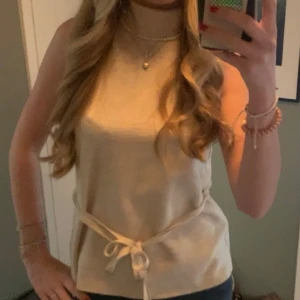 Zara topp - Jätte fin topp från zara, använd 3 ggr så i mkt bra skick!  