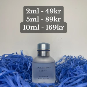 Dolce & Gabbana Light Blue Intense - Säljer Samples av Dolce & Gabbana Light Blue Intense🍋🍊🌊 I storlekarna 2ml / 5ml / 10ml  Kontakta oss innan du köper så löser vi Mängd, Storlek, Vilken/Vilka Parfymer och (Pris vid köp av 5/10ml eller mer än 1 sample/dekant