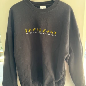 Polar Skate sweatshirt - En tjocktröja med skön passform, storlek L och i bra skick. Köpt för 700 men säljer för 250