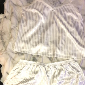 Natt line - Bra skick 150 för båda  i storlek Xl 