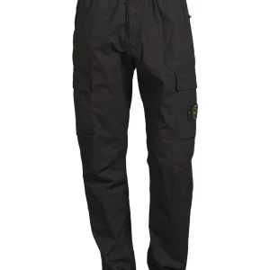 Stone Island - cargo regular tapered black - Stone Island cargobyxor i nyskick.  W 30. Använda extremt sparsamt pga för liten storlek. Givetvis original med qr-kod. Inköpta i januari för 3899:-. Endast intresserad av snabb och seriös affär.