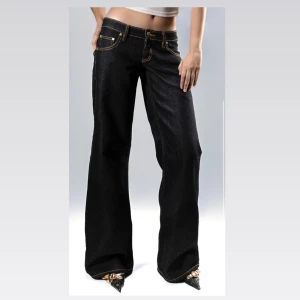 Låg midja jeans - Svarta jättefina låg midja jeans. Skriv privat för mått! Pris går att diskutera!