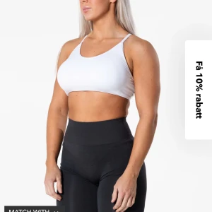 Relode sport bh - Säljer den här snygga populära sport bhn från relode, endast använd 1 gång! Lite för stor för mig🩷 Nypris 499kr
