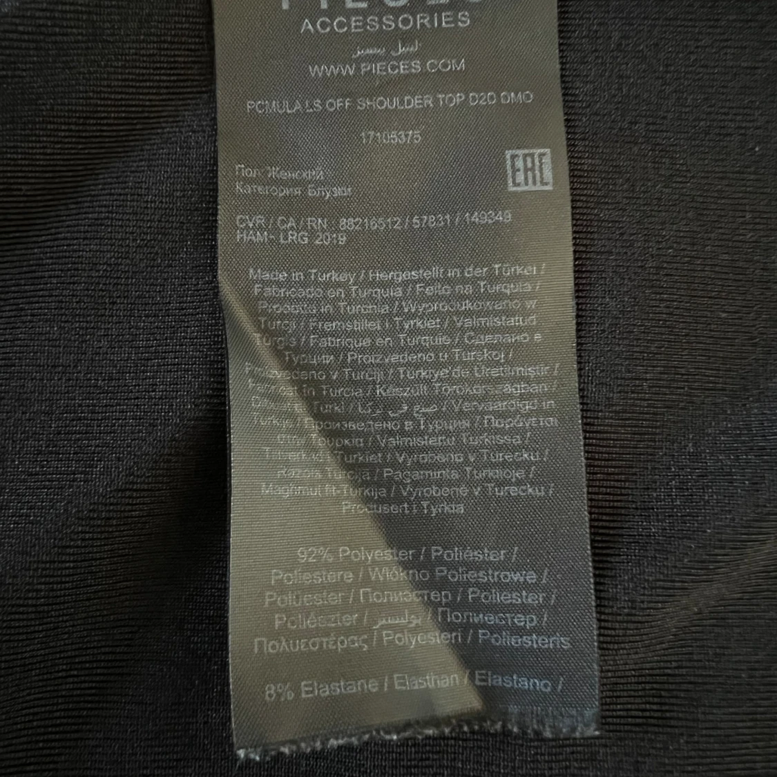 Svart Pieces Off Shoulder Topp - 93