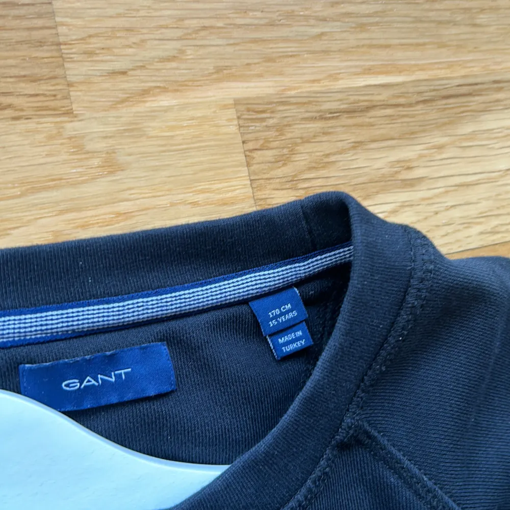 Gant Sweatshirt super skick. Storlek 170 cm/ XS. Fler bilder kan skickas vid önskemål.. Tröjor & Koftor.