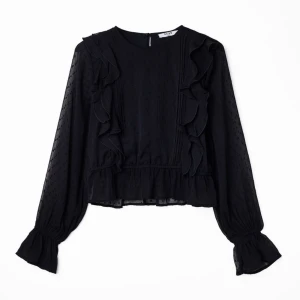 Blus  - Fin blus med volanger från NA-KD💞