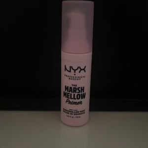 Nyx primer  - Säljs då den inte riktigt passar min hud,luktar supergott och är bara använd en gång 🩷