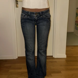 Lågmidjade bootcut  - Så fina bootcut jeans🌸   LÄS BIO