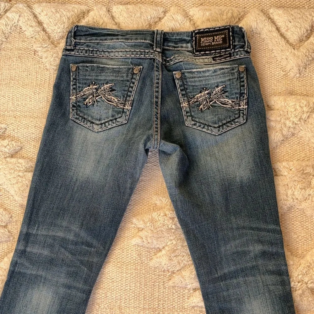 Lågmidjade snygga jeans från Miss Me. Själv aldrig använt dem då de är för korta😊. Jeans & Byxor.